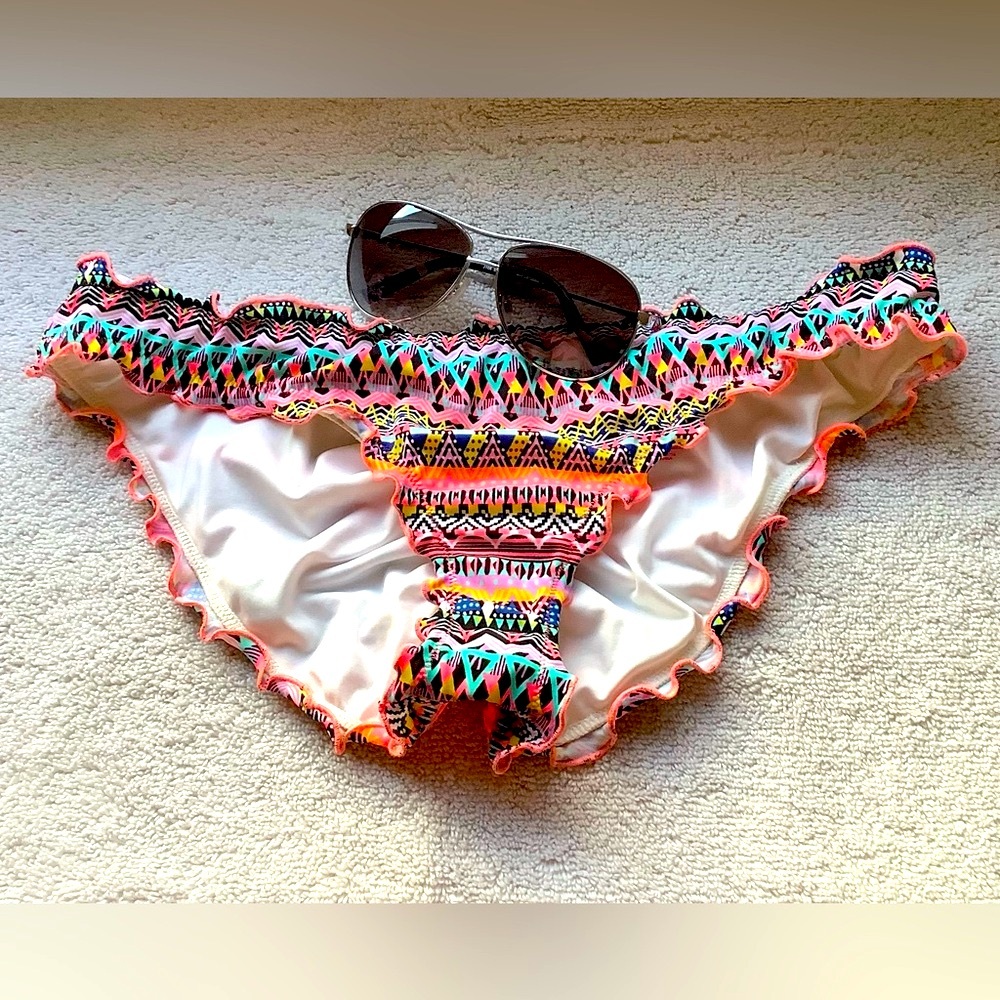 ☀️The Ruffle Cheeky by Victoria’s Secret
